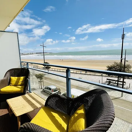 Spacieux Idealement Situe Sur Le Remblai Des Sables Dolonne * Les Sables-dʼOlonne