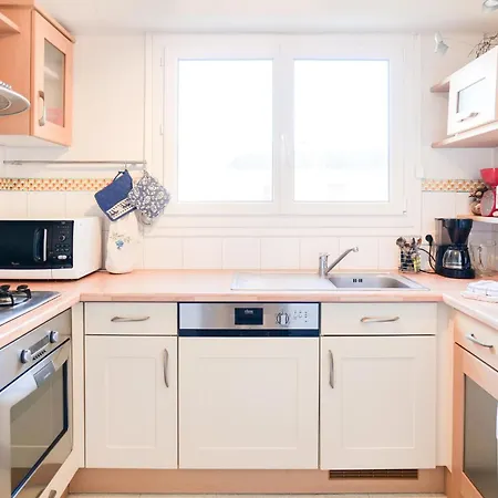 Spacieux Idealement Situe Sur Le Remblai Des Sables Dolonne Appartement Les Sables-dʼOlonne