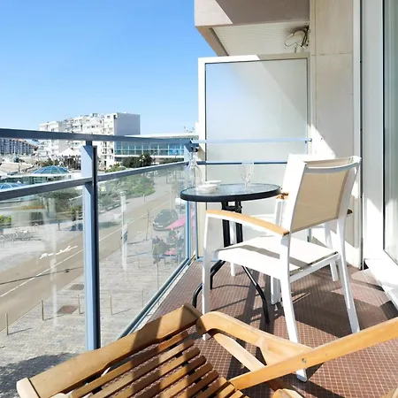 Appartement Spacieux Idealement Situe Sur Le Remblai Des Sables Dolonne