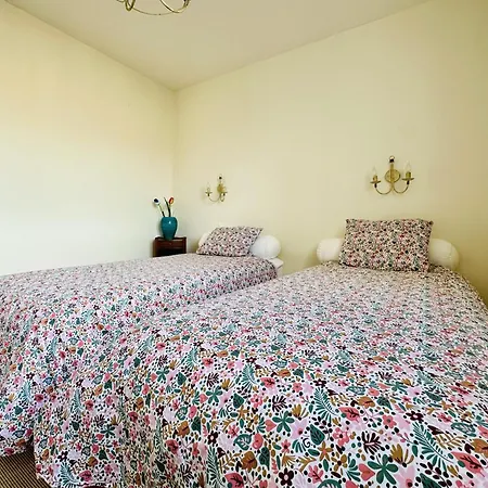 Spacieux Idealement Situe Sur Le Remblai Des Sables Dolonne Appartement *